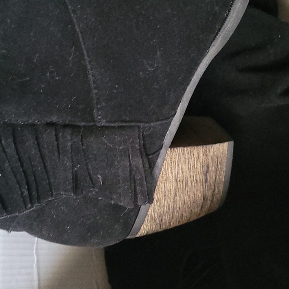 Boots - Picture 3 of 3